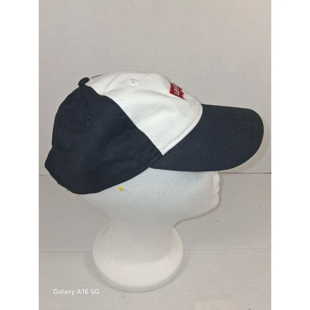 Levi's Youth Baseball Cap Hat Two Tone Black White Red Logo Adjustable Kids‎